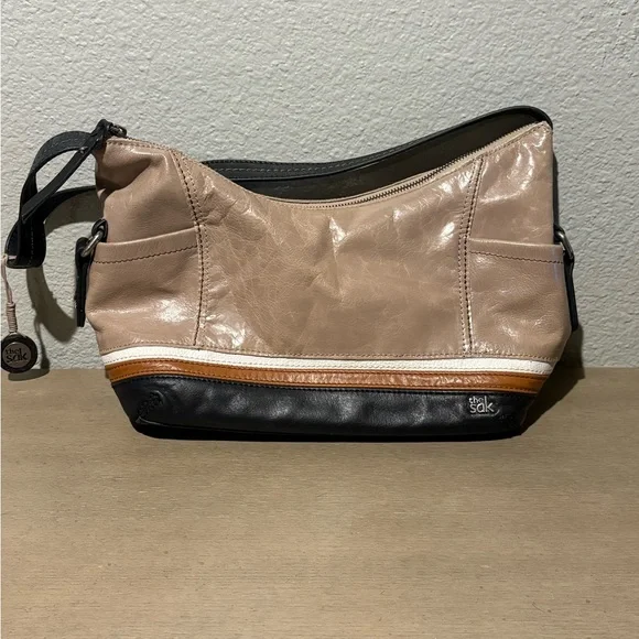 The Sak Beige and Black Leather Shoulder Kendra Bag - Picture 3 of 8